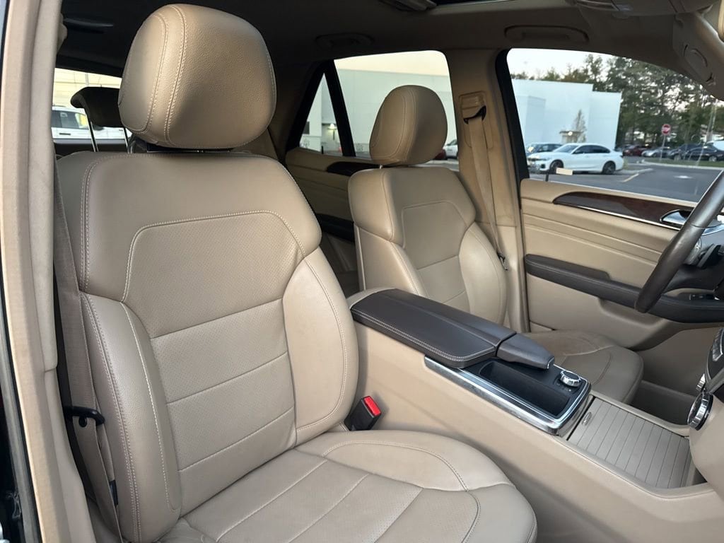 Thumbnail: 2014 Mercedes-Benz M-Class - 21
