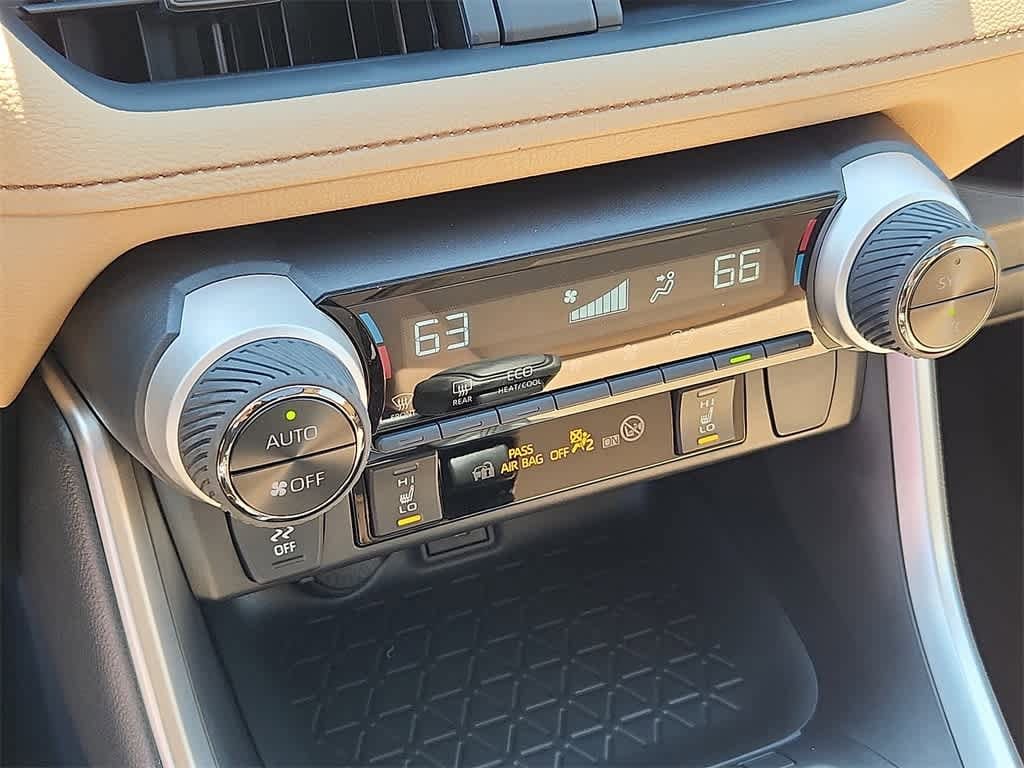 Thumbnail: 2025 Toyota RAV4 - 8