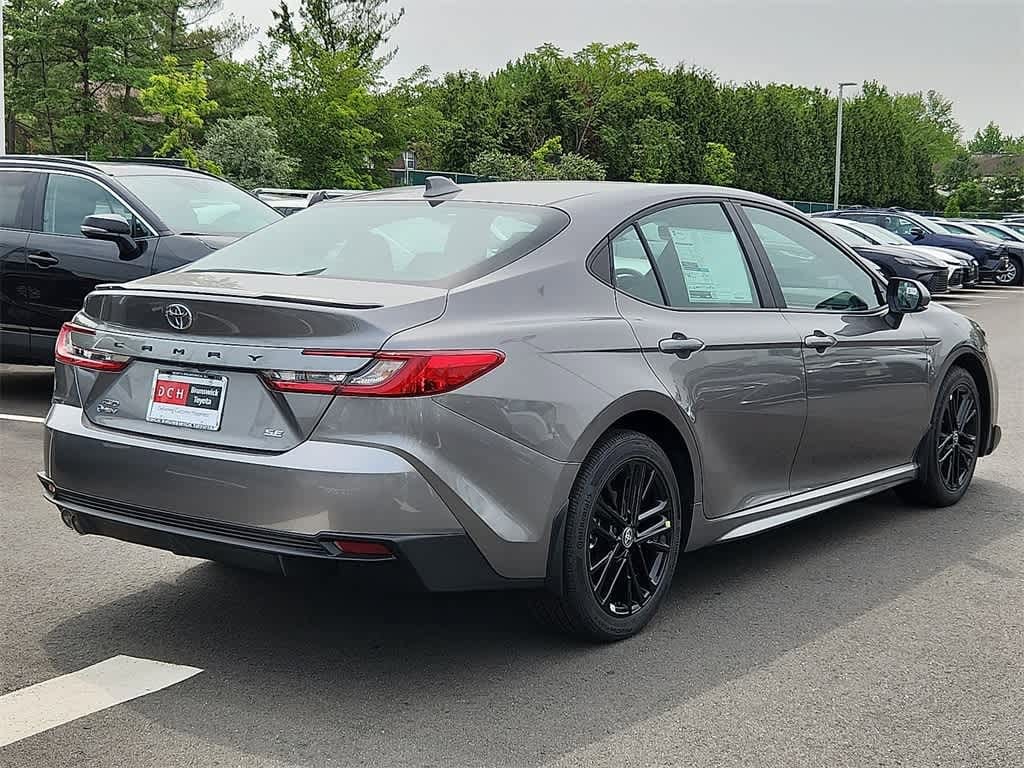 2025 Toyota Camry SE 4
