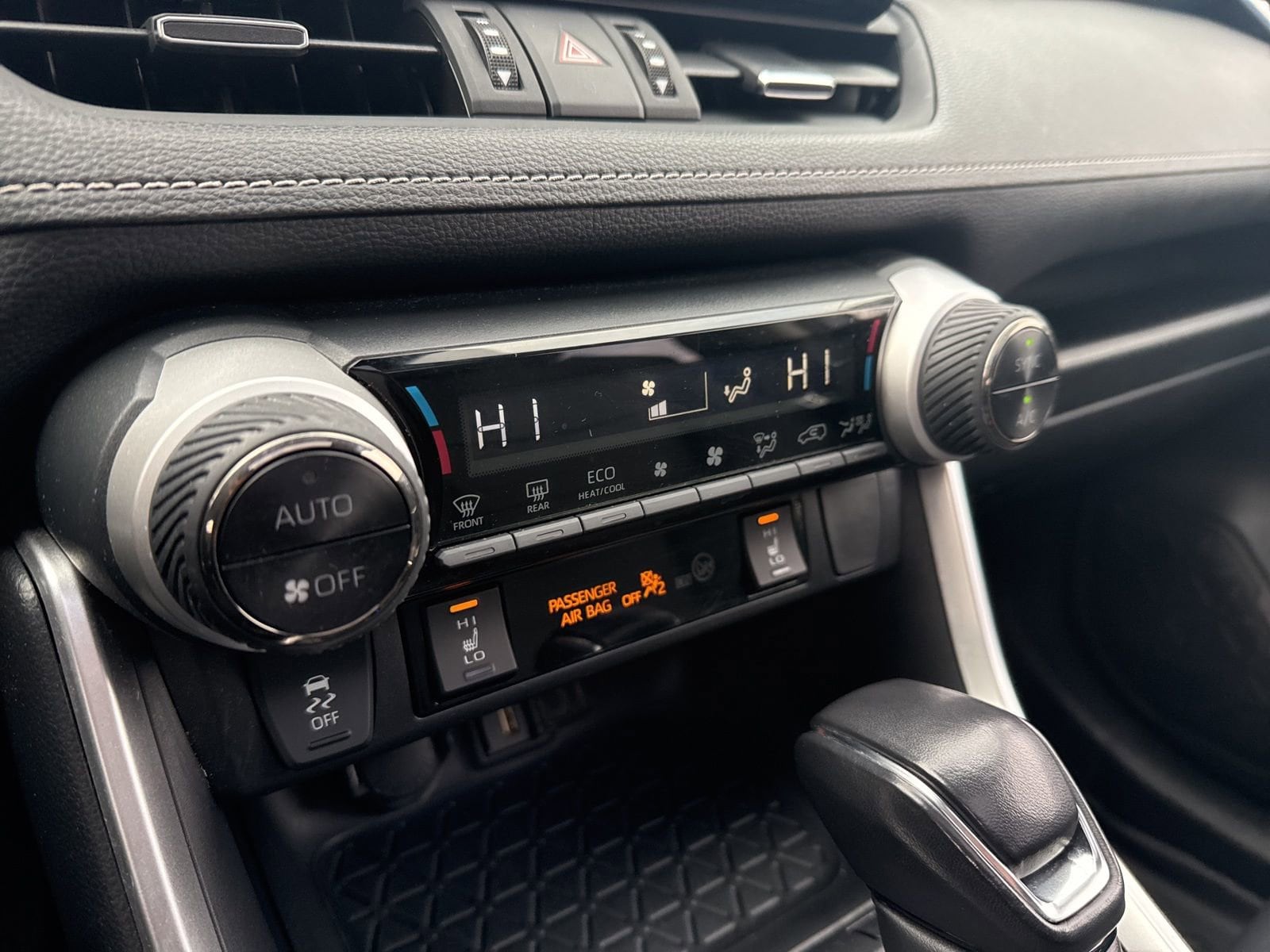 Thumbnail: 2022 Toyota RAV4 - 26