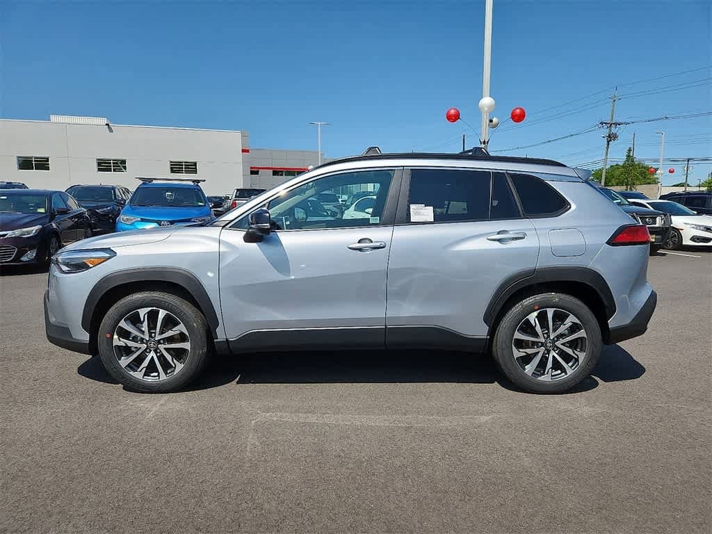 2025 Toyota Corolla Cross XLE 7