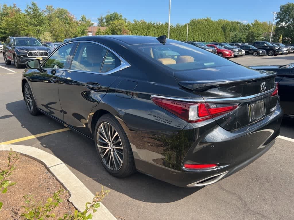 Thumbnail: 2024 Lexus ES - 4