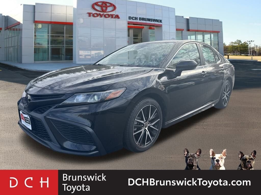 Used 2023 Toyota Camry SE Sedan