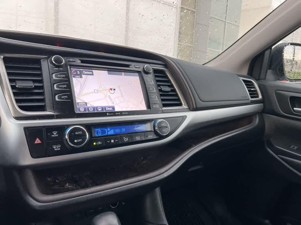 Thumbnail: 2018 Toyota Highlander - 21