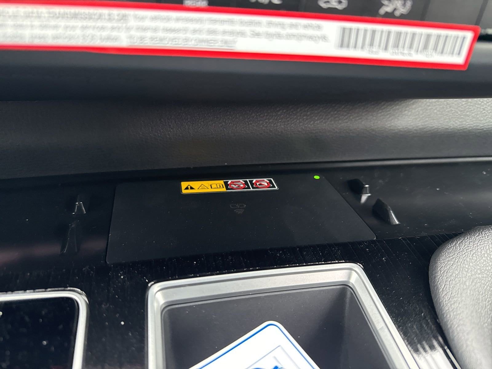 Thumbnail: 2026 Toyota Sienna - 25