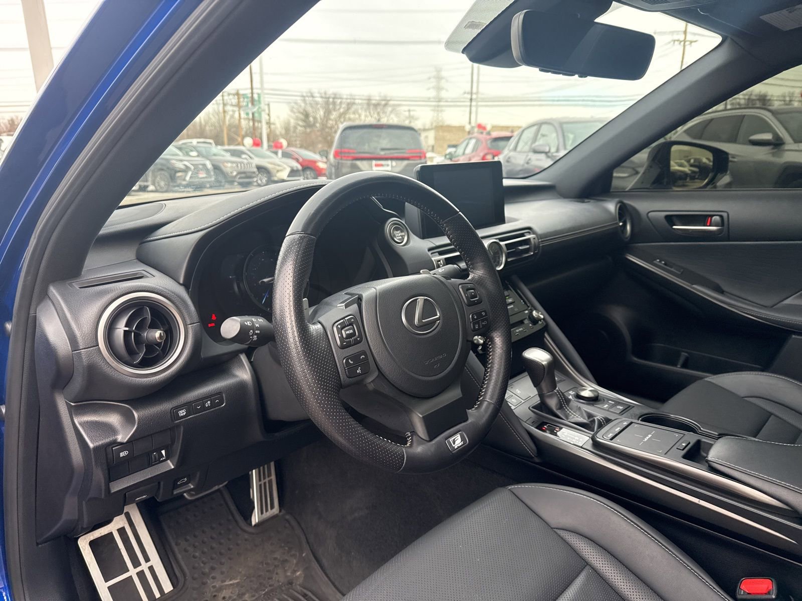 Thumbnail: 2022 Lexus IS - 16