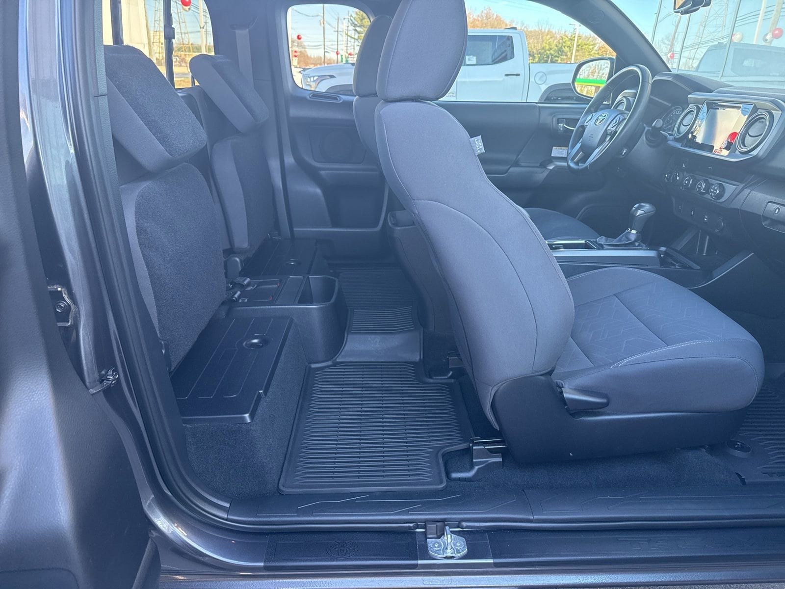 Thumbnail: 2019 Toyota Tacoma - 17