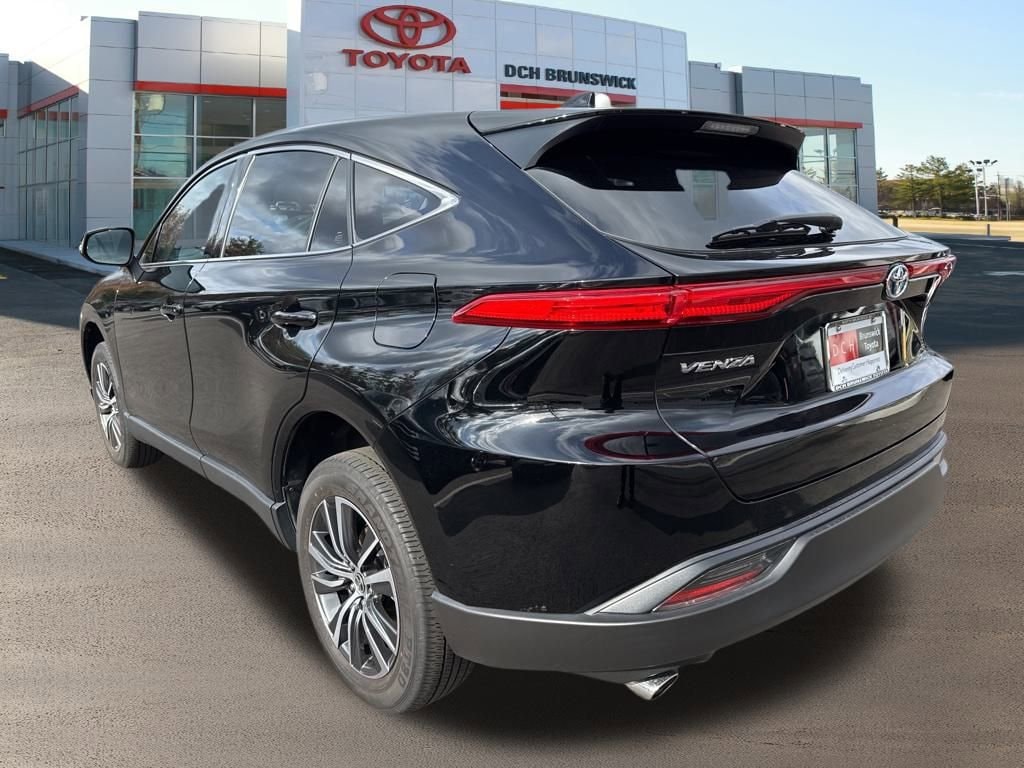 Thumbnail: 2023 Toyota Venza - 13