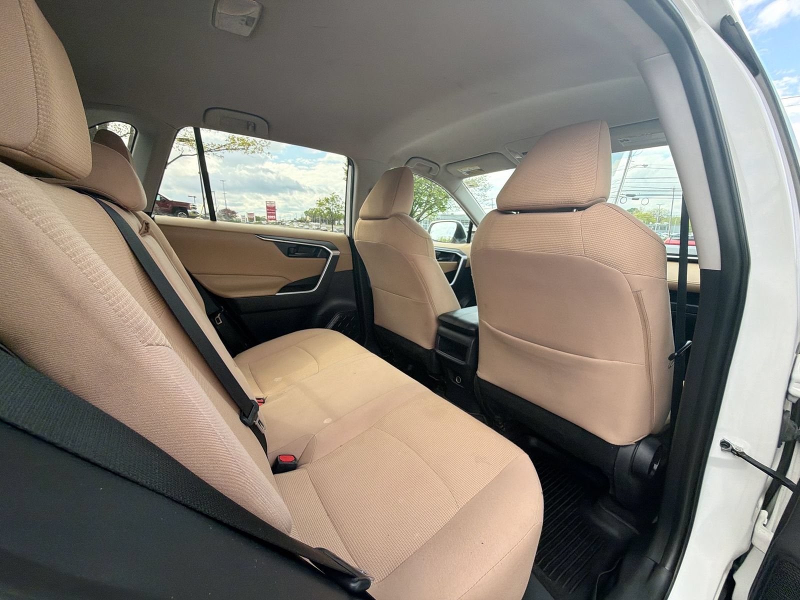 Thumbnail: 2019 Toyota RAV4 - 21