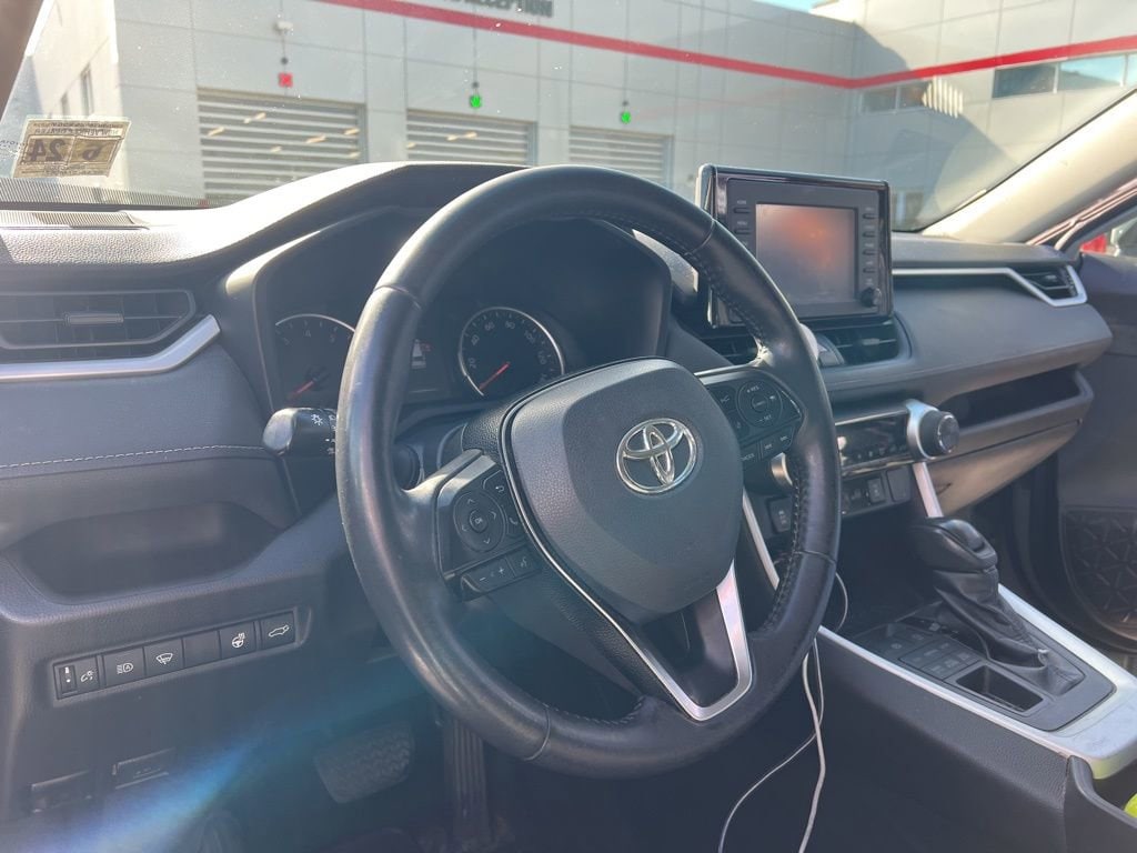 Thumbnail: 2019 Toyota RAV4 - 13
