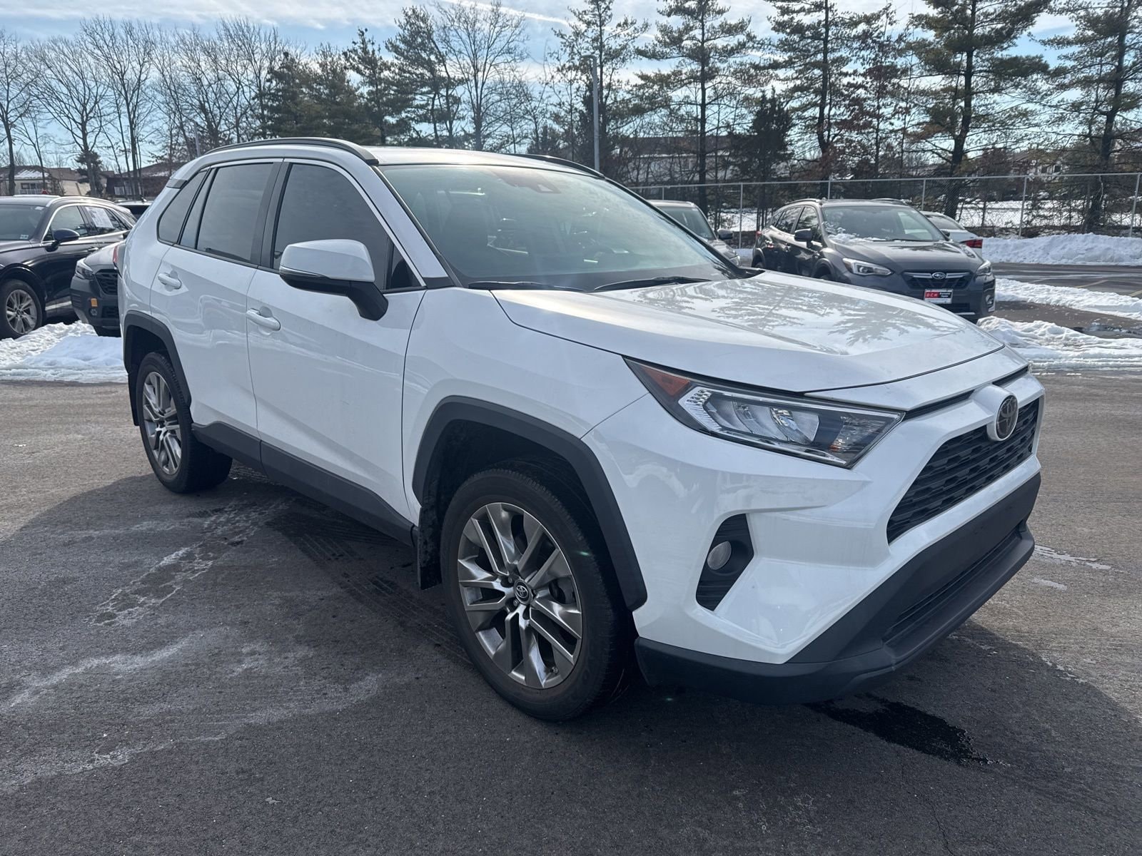 Thumbnail: 2019 Toyota RAV4 - 3