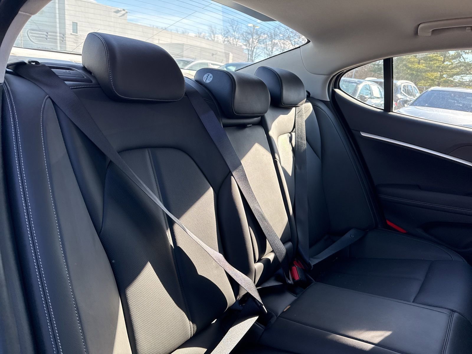 Thumbnail: 2020 Genesis G70 - 21