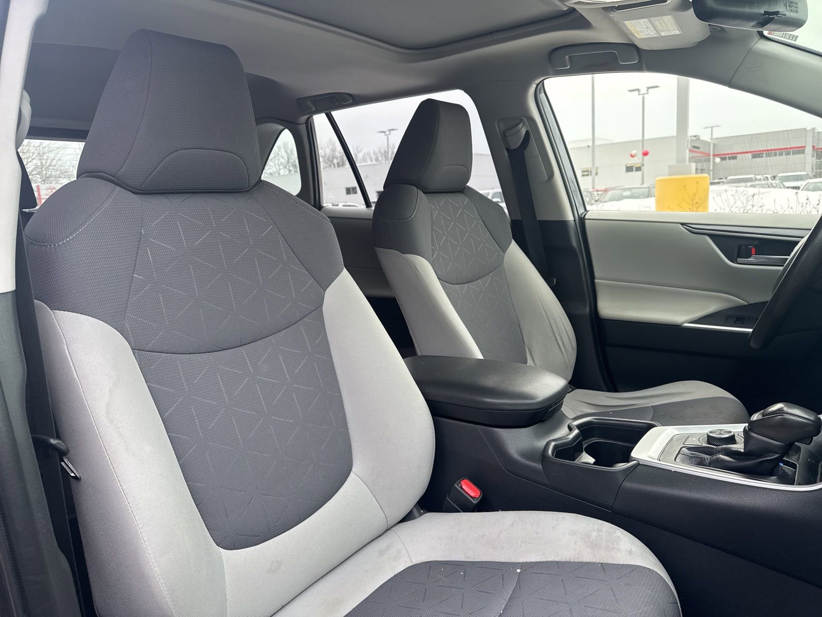 Thumbnail: 2019 Toyota RAV4 - 21