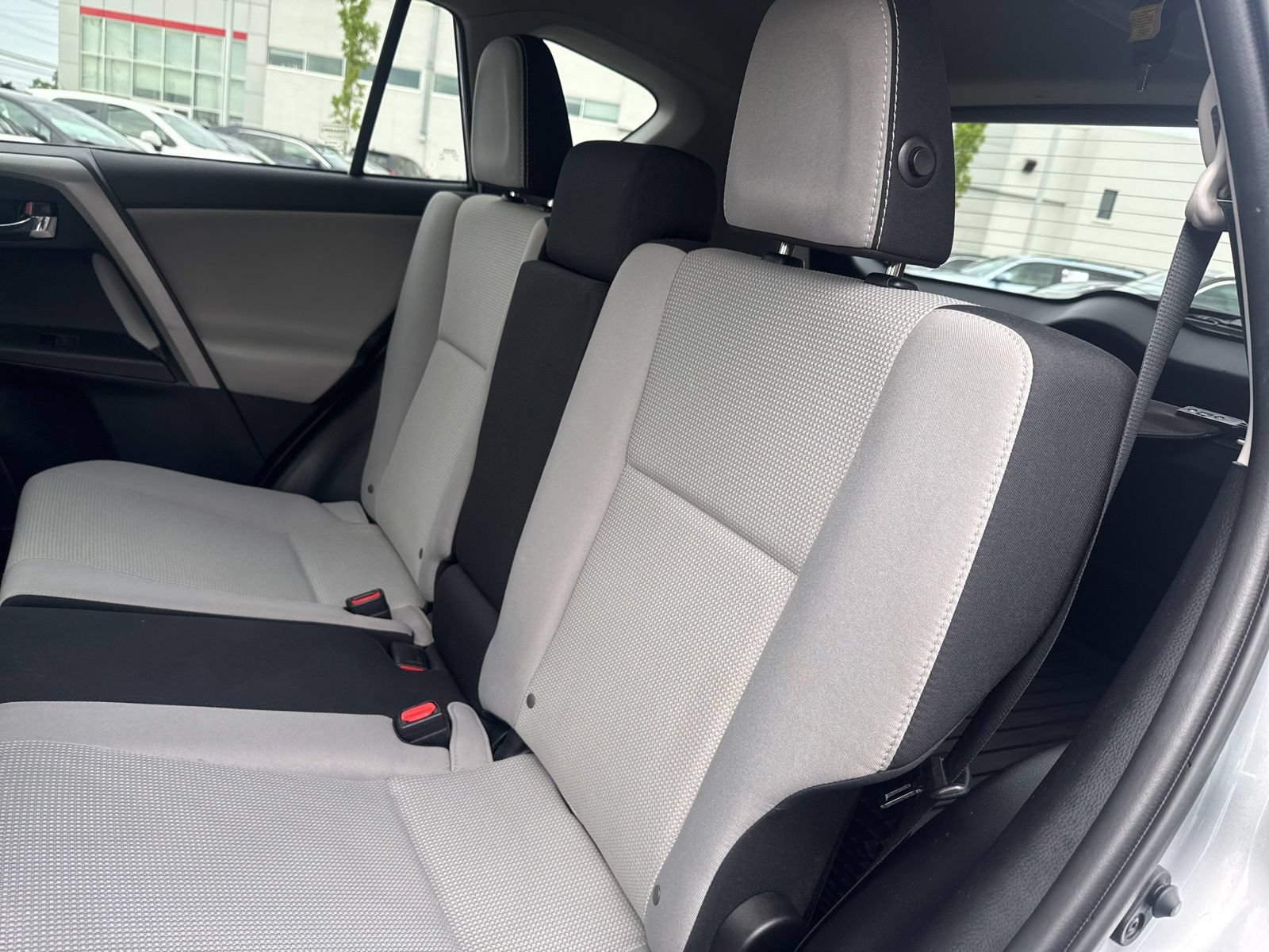 Thumbnail: 2016 Toyota RAV4 - 21