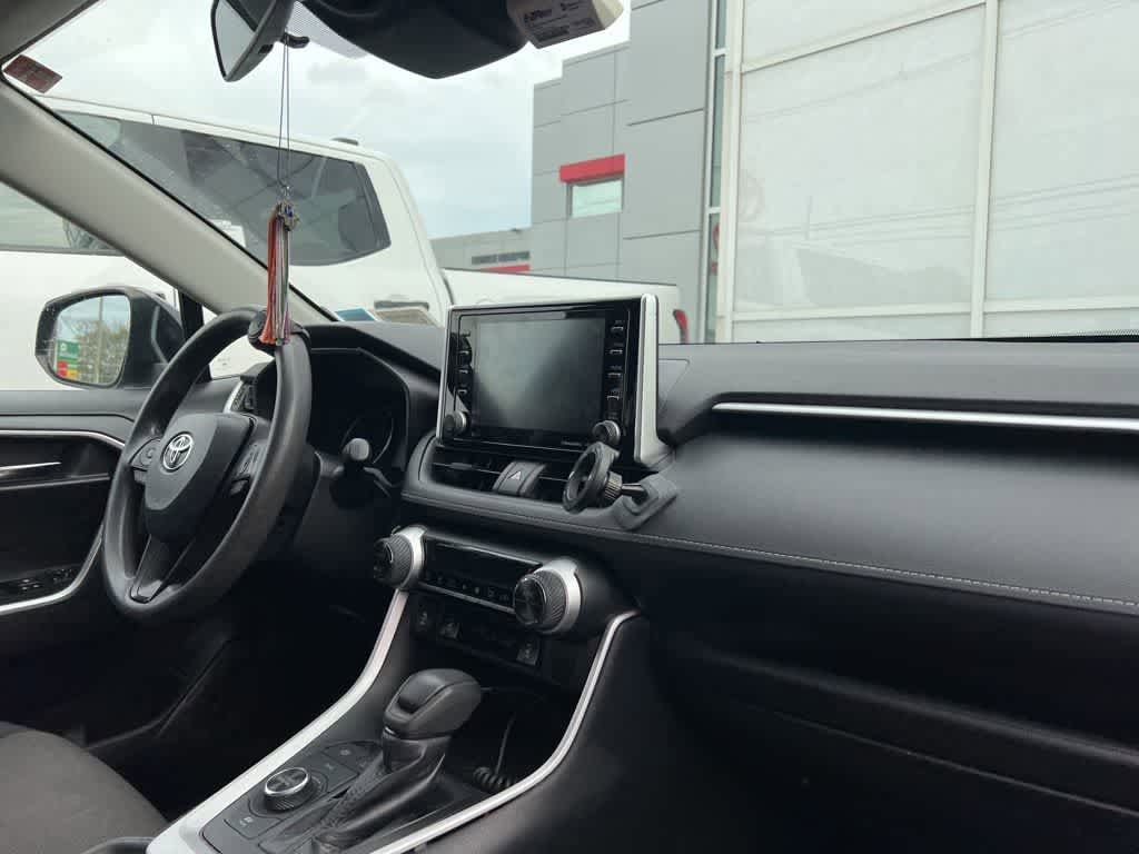Thumbnail: 2019 Toyota RAV4 - 6