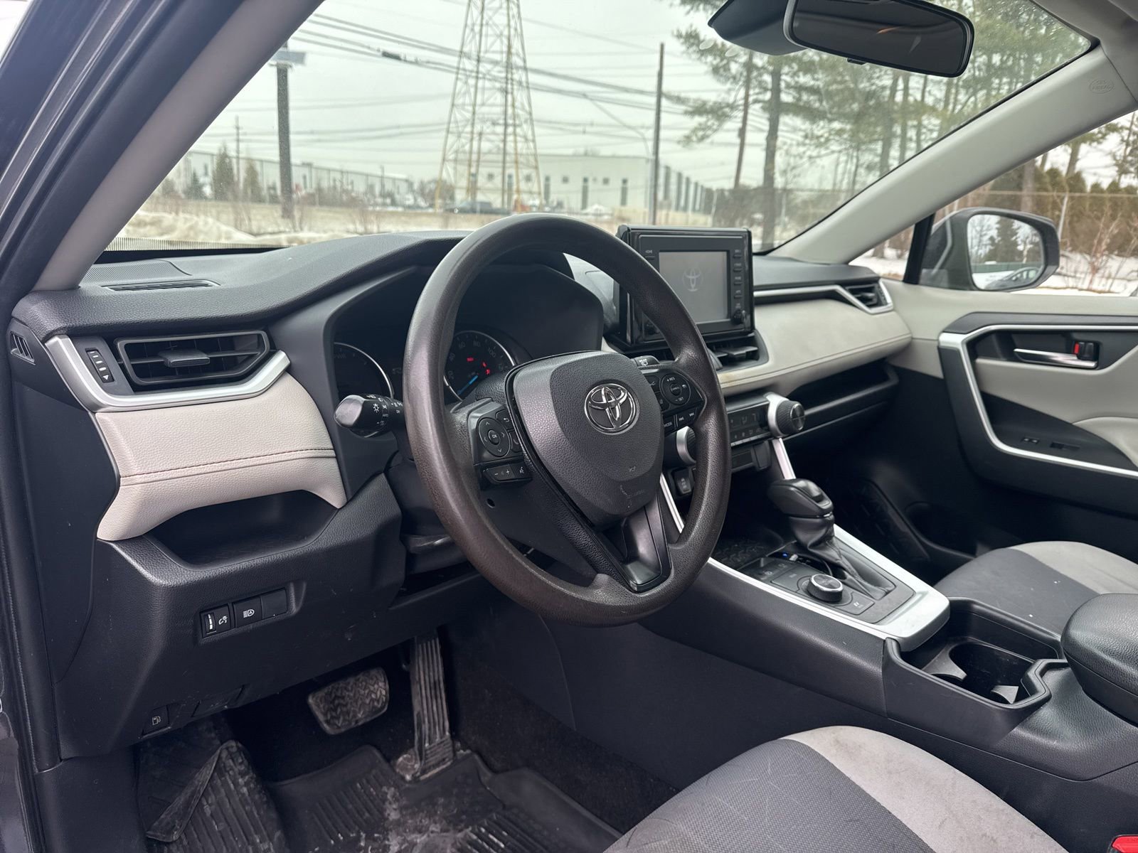 Thumbnail: 2019 Toyota RAV4 - 17