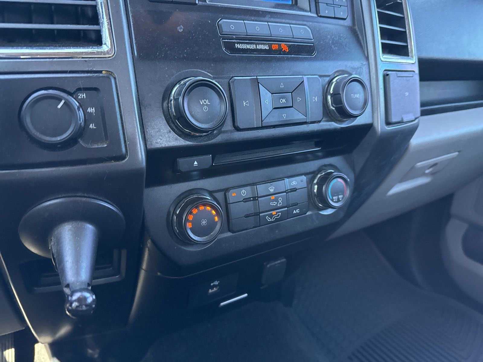 Thumbnail: 2016 Ford F-150 - 26