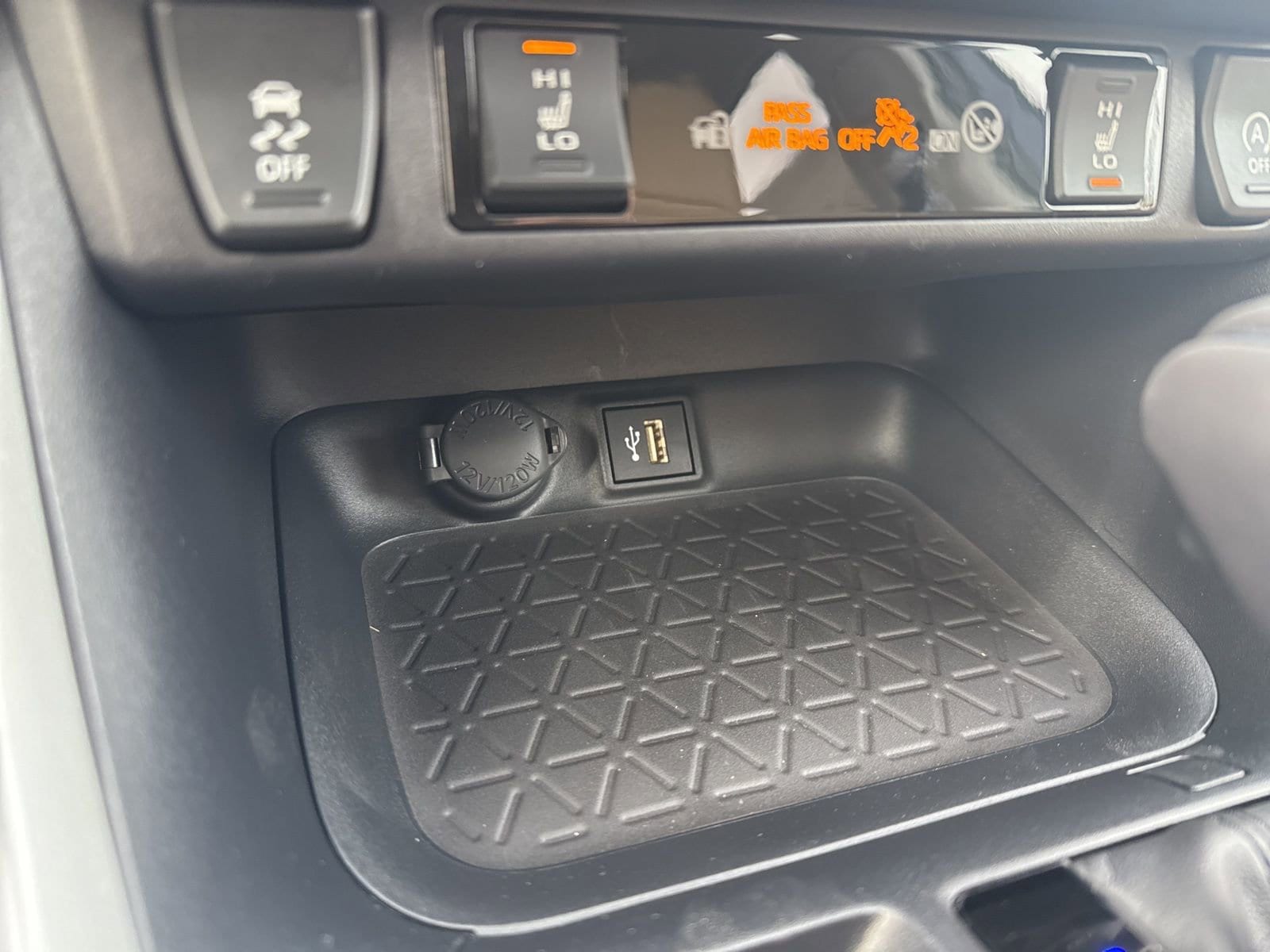 Thumbnail: 2025 Toyota RAV4 - 21