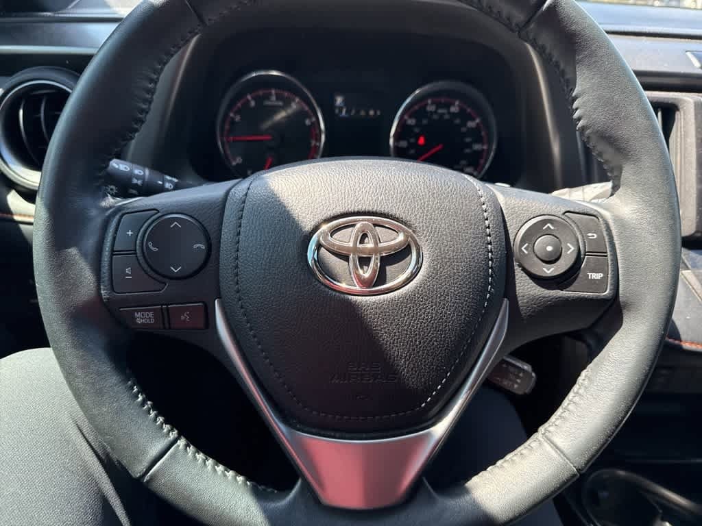 Thumbnail: 2016 Toyota RAV4 - 21