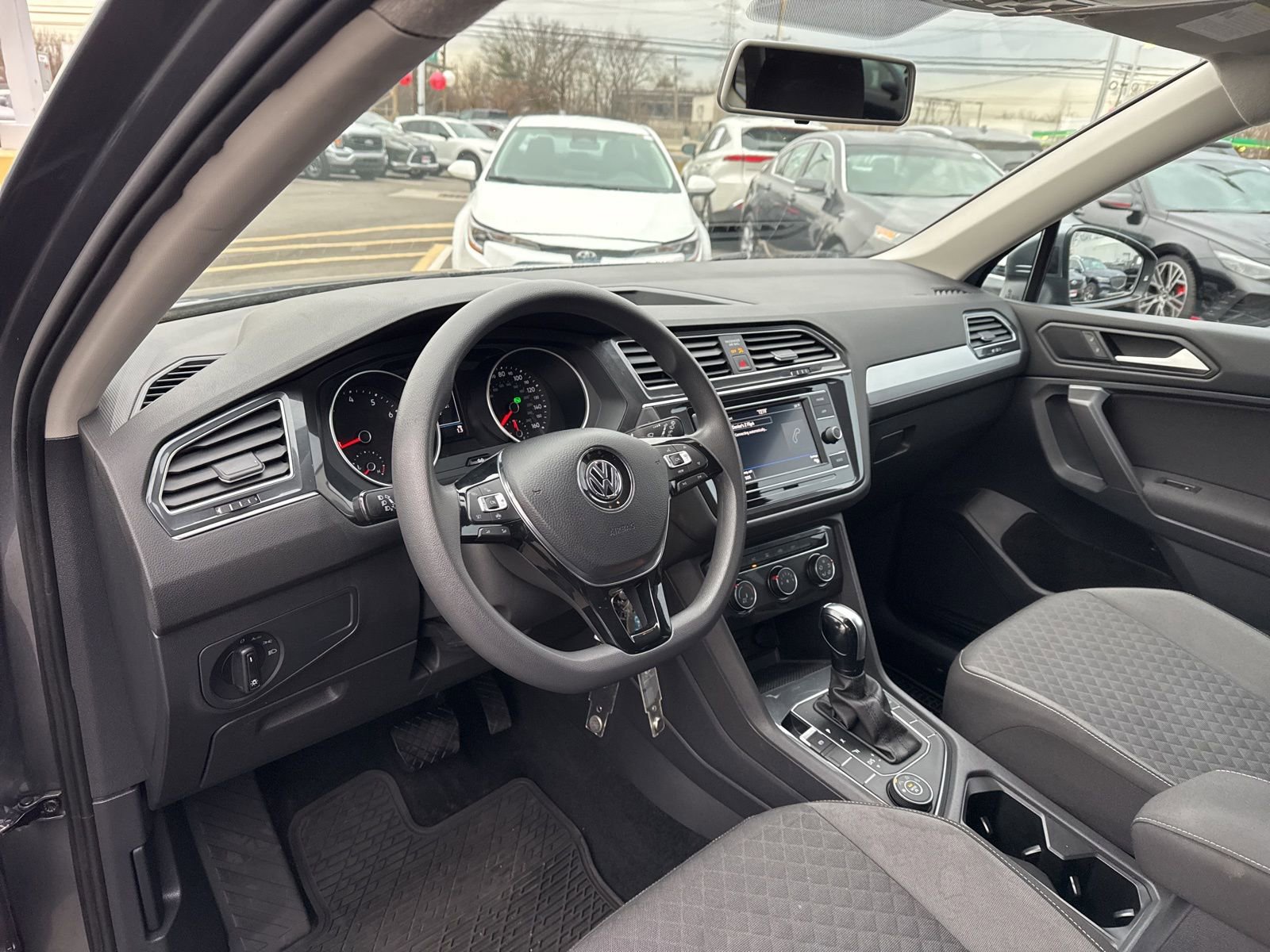 Thumbnail: 2021 Volkswagen Tiguan - 17