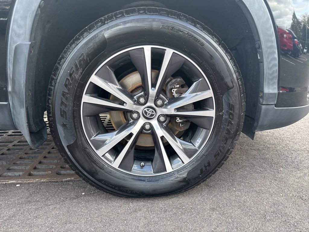 Thumbnail: 2019 Toyota Highlander - 22