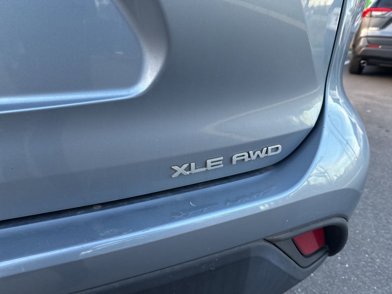 Thumbnail: 2023 Toyota Highlander - 16