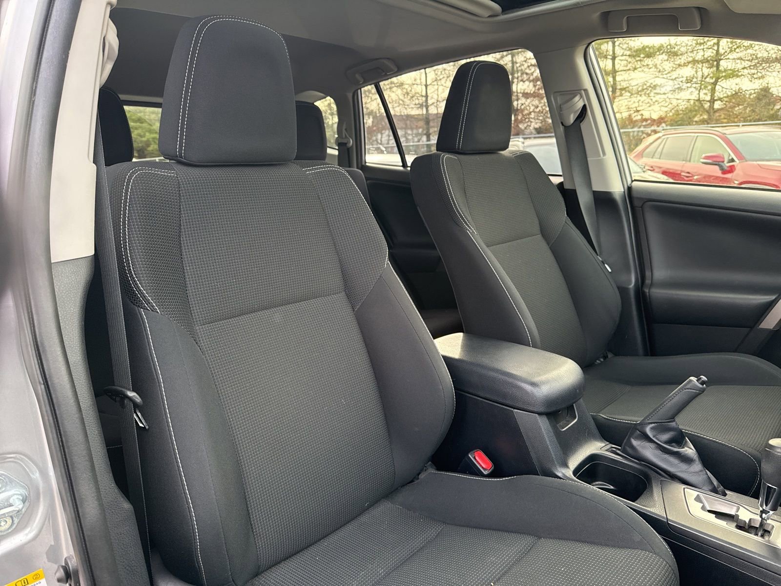 Thumbnail: 2018 Toyota RAV4 - 20