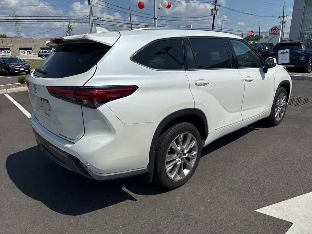 Thumbnail: 2020 Toyota Highlander - 3