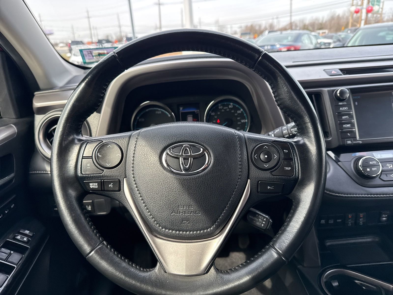 Thumbnail: 2018 Toyota RAV4 - 24