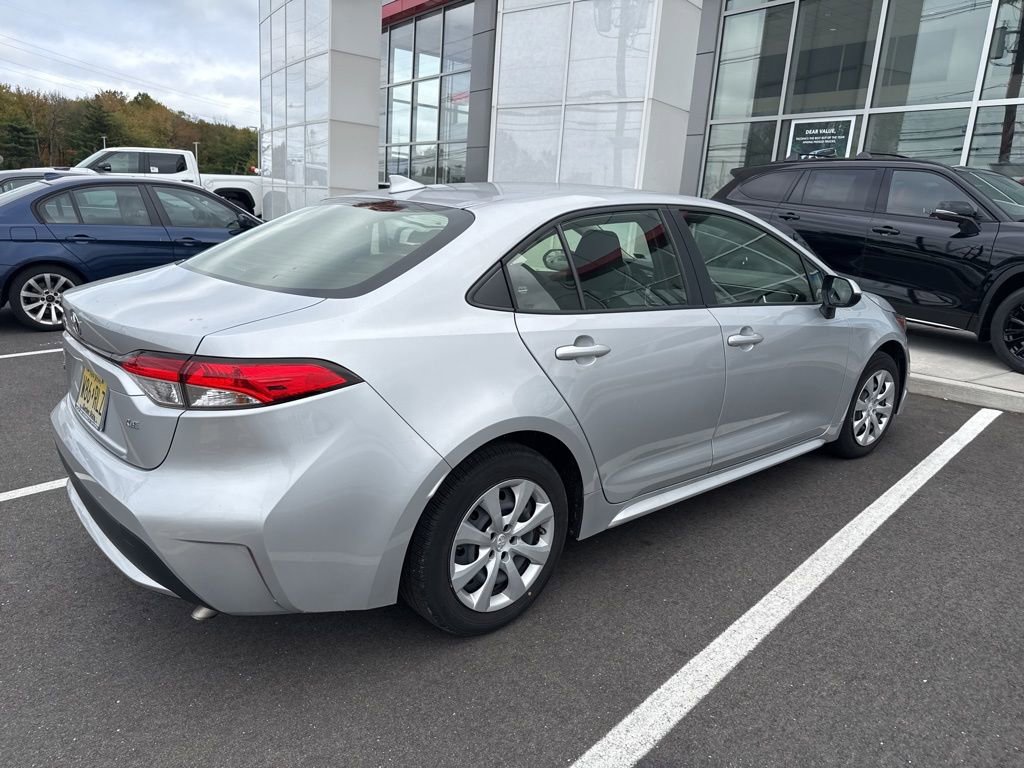 Thumbnail: 2022 Toyota Corolla - 3