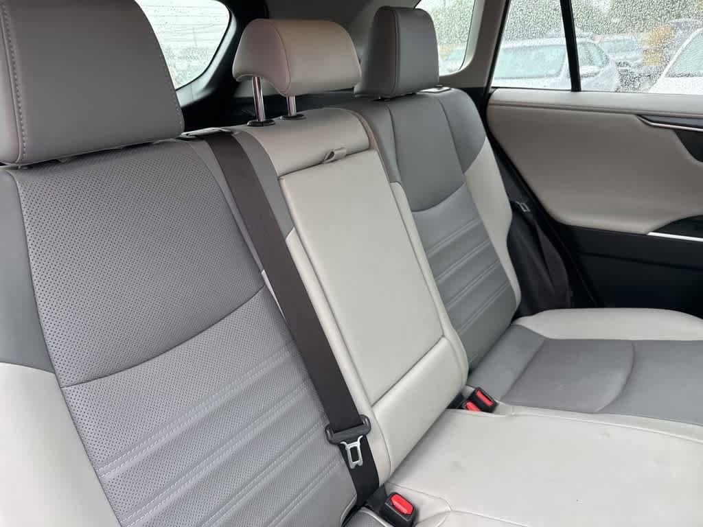 Thumbnail: 2019 Toyota RAV4 - 21