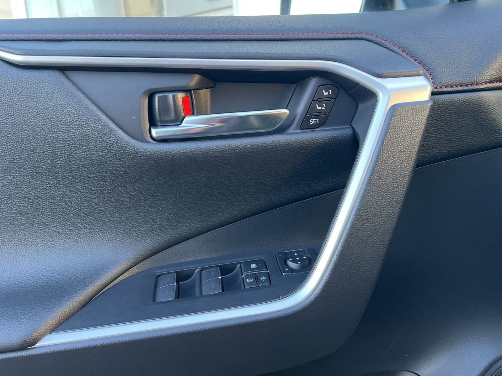 Thumbnail: 2023 Toyota RAV4 - 23