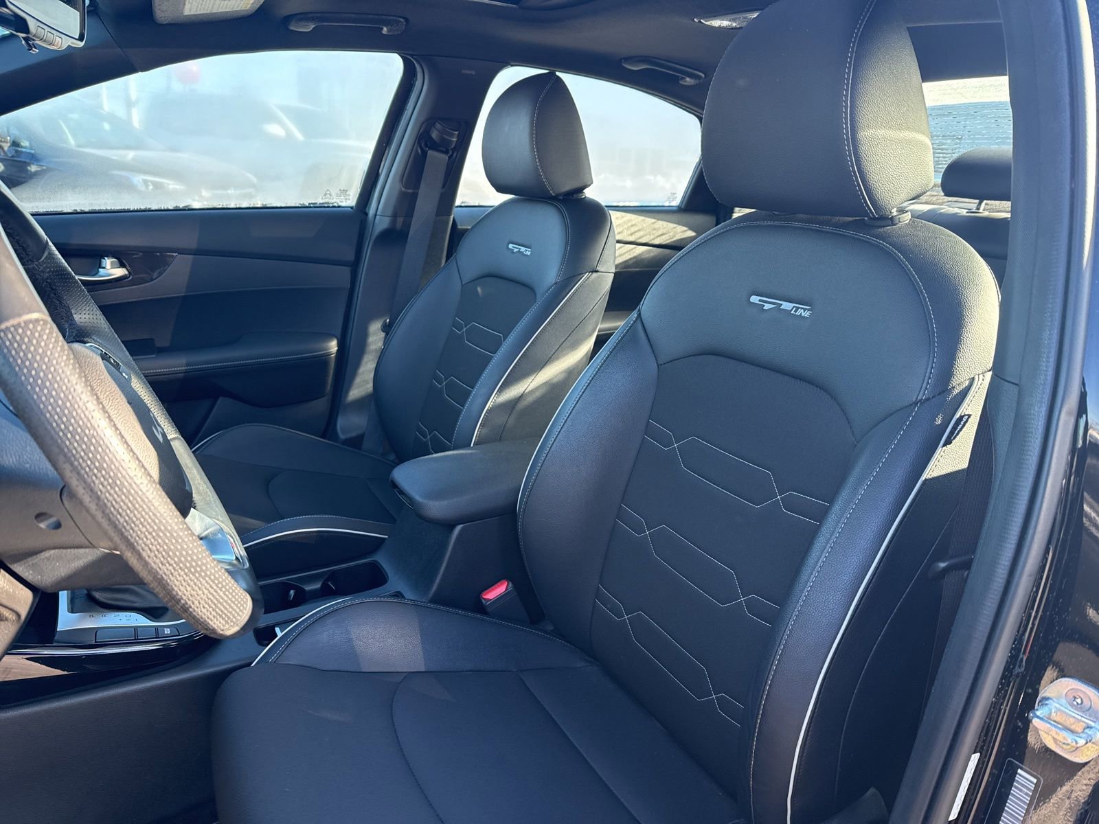 Thumbnail: 2023 Kia Forte - 18