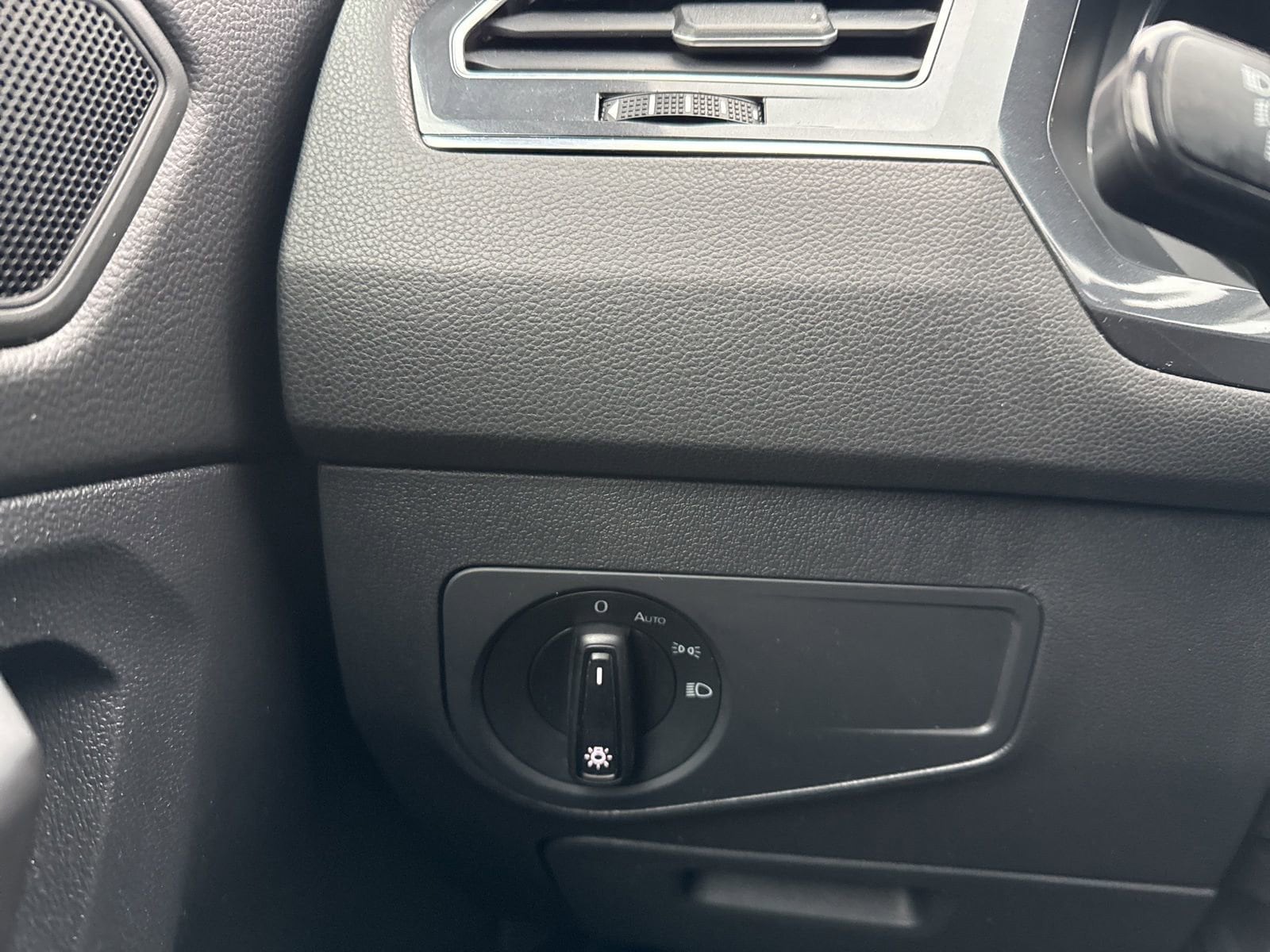 Thumbnail: 2021 Volkswagen Tiguan - 29