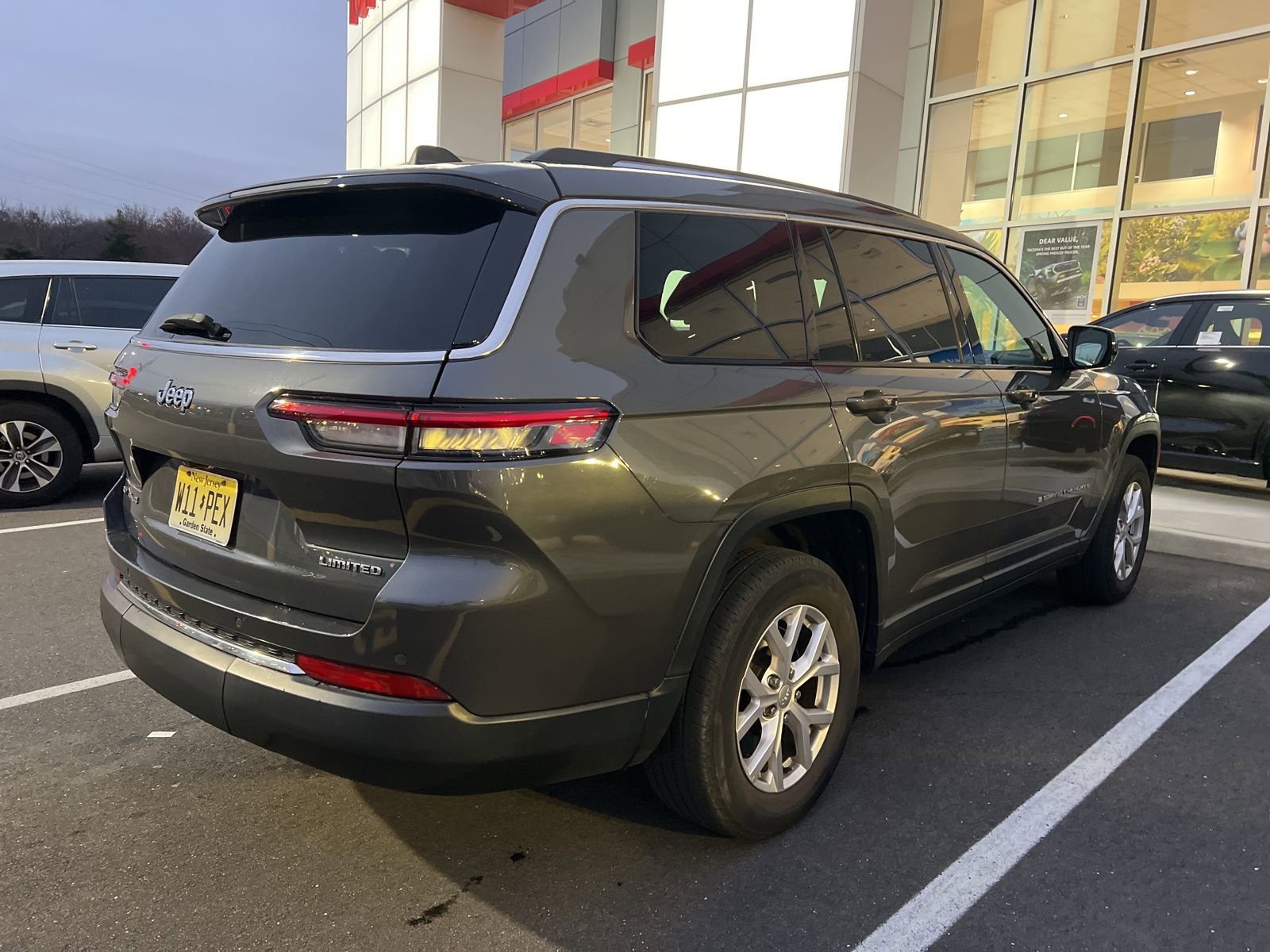 Thumbnail: 2021 Jeep Grand Cherokee L - 3