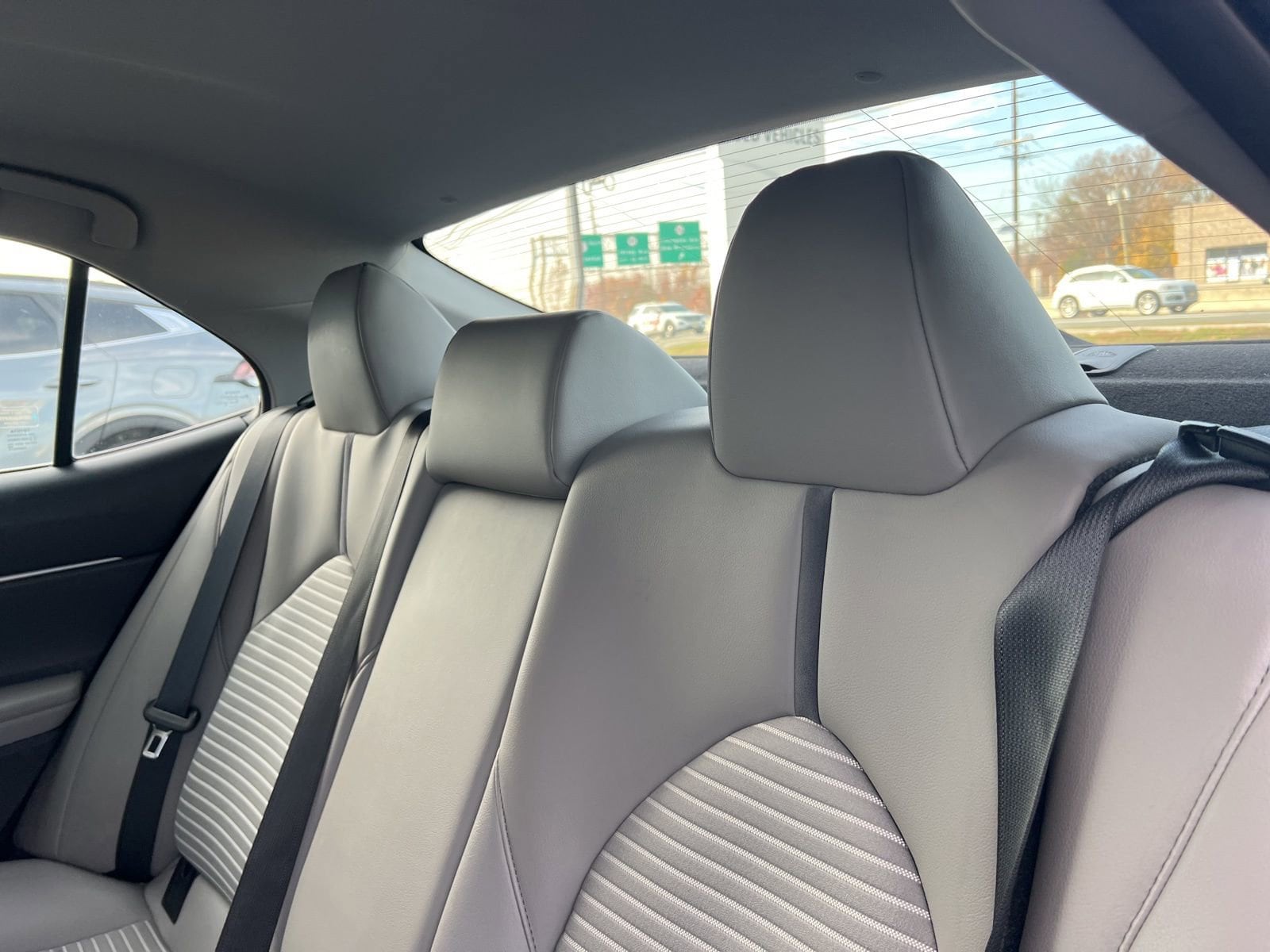 Thumbnail: 2022 Toyota Camry - 15