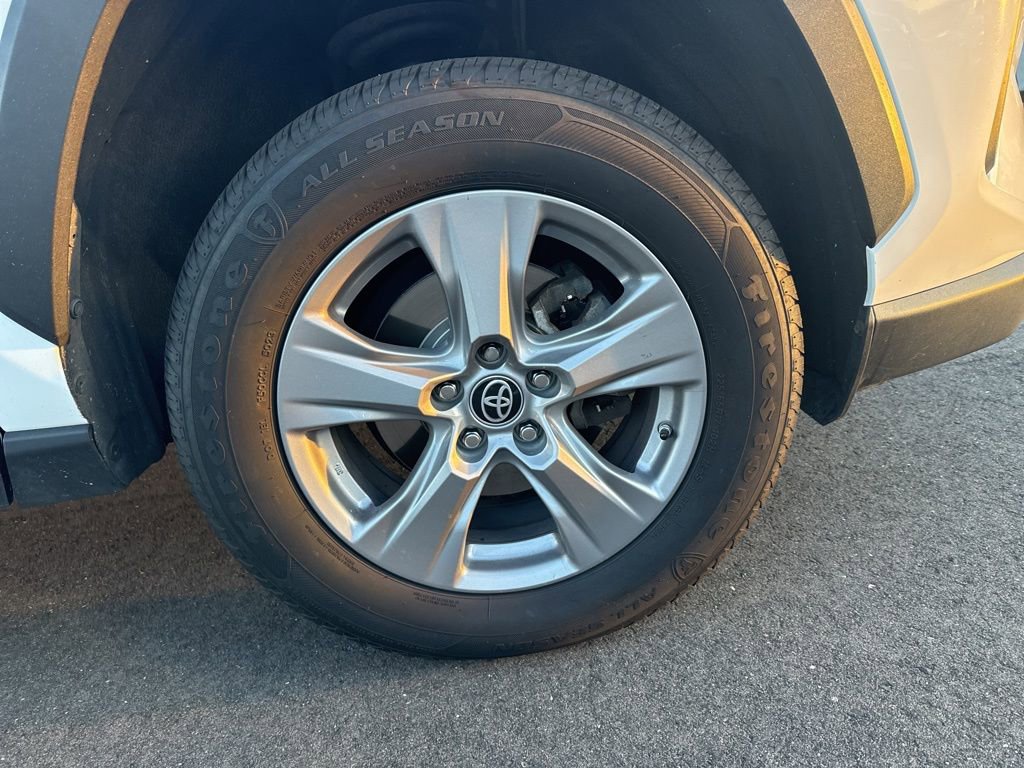 Thumbnail: 2022 Toyota RAV4 - 16