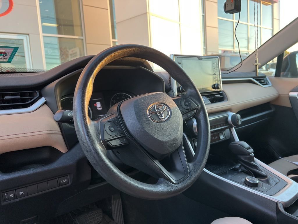 Thumbnail: 2019 Toyota RAV4 - 14