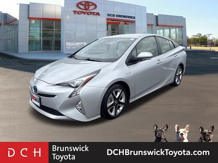 2016 Toyota Prius Three Touring Hatchback