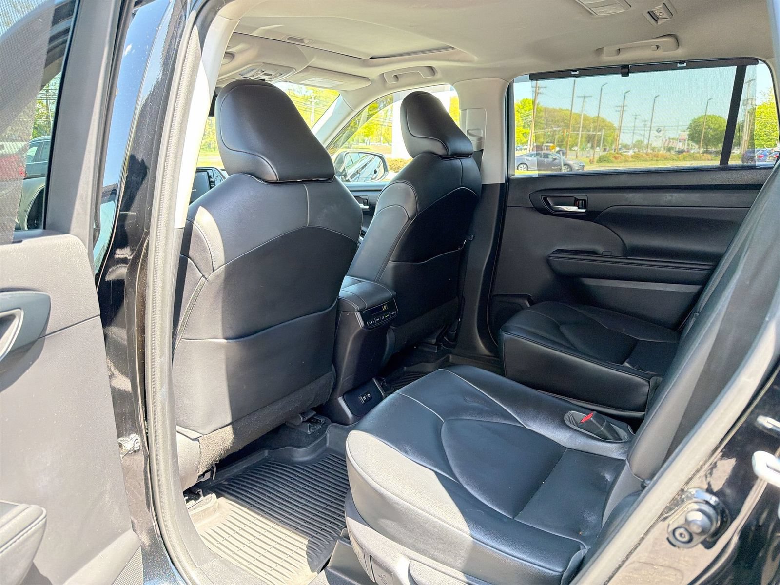 Thumbnail: 2021 Toyota Highlander - 19