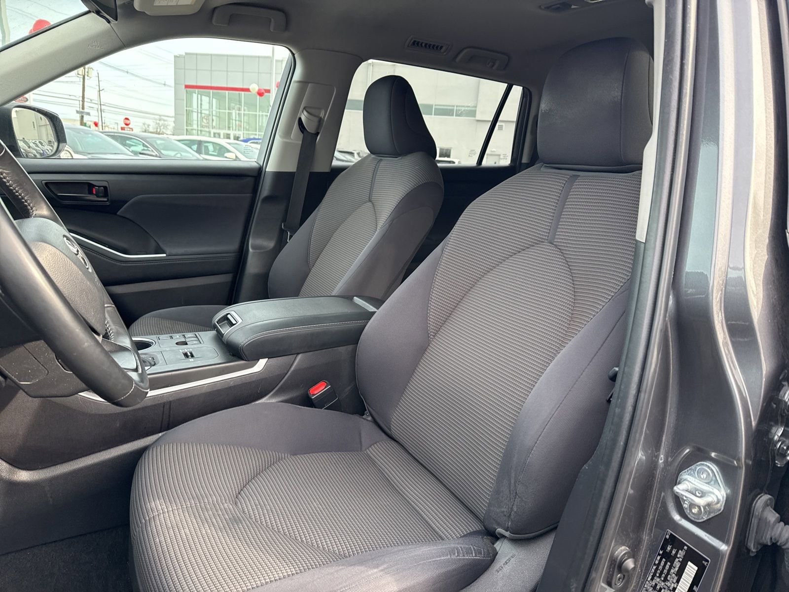 Thumbnail: 2023 Toyota Highlander - 20