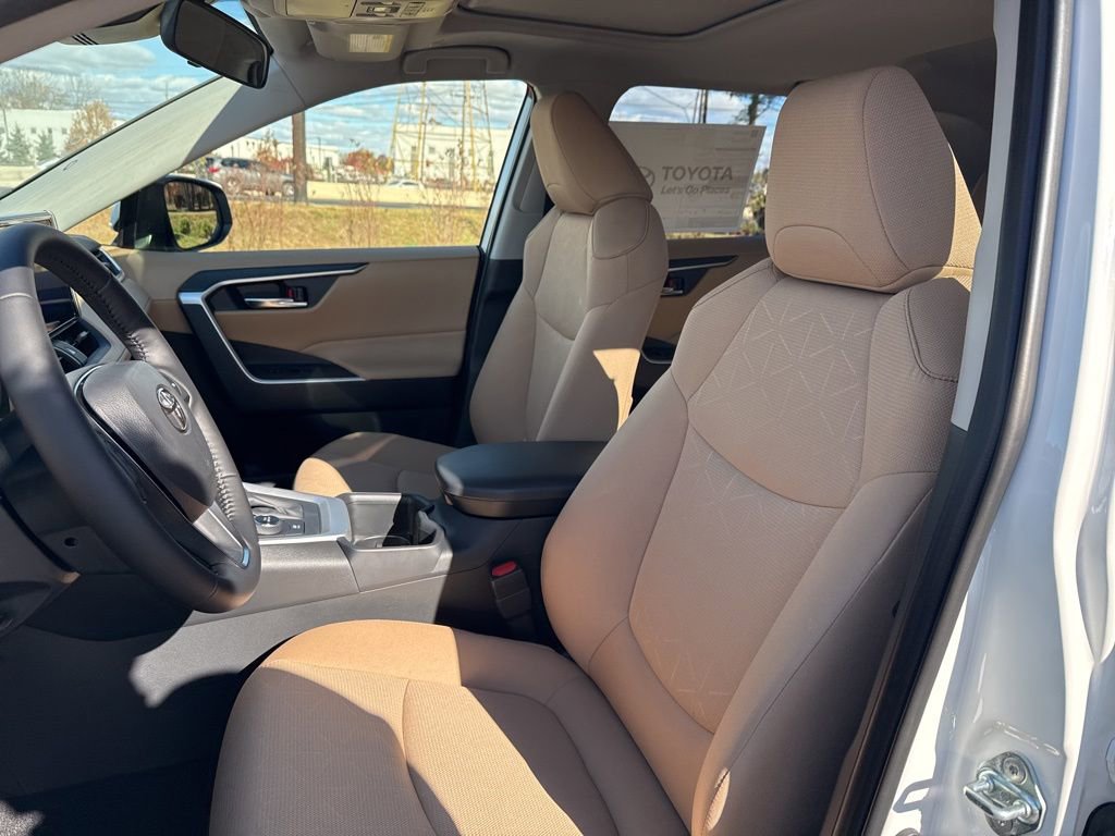 Thumbnail: 2025 Toyota RAV4 - 11