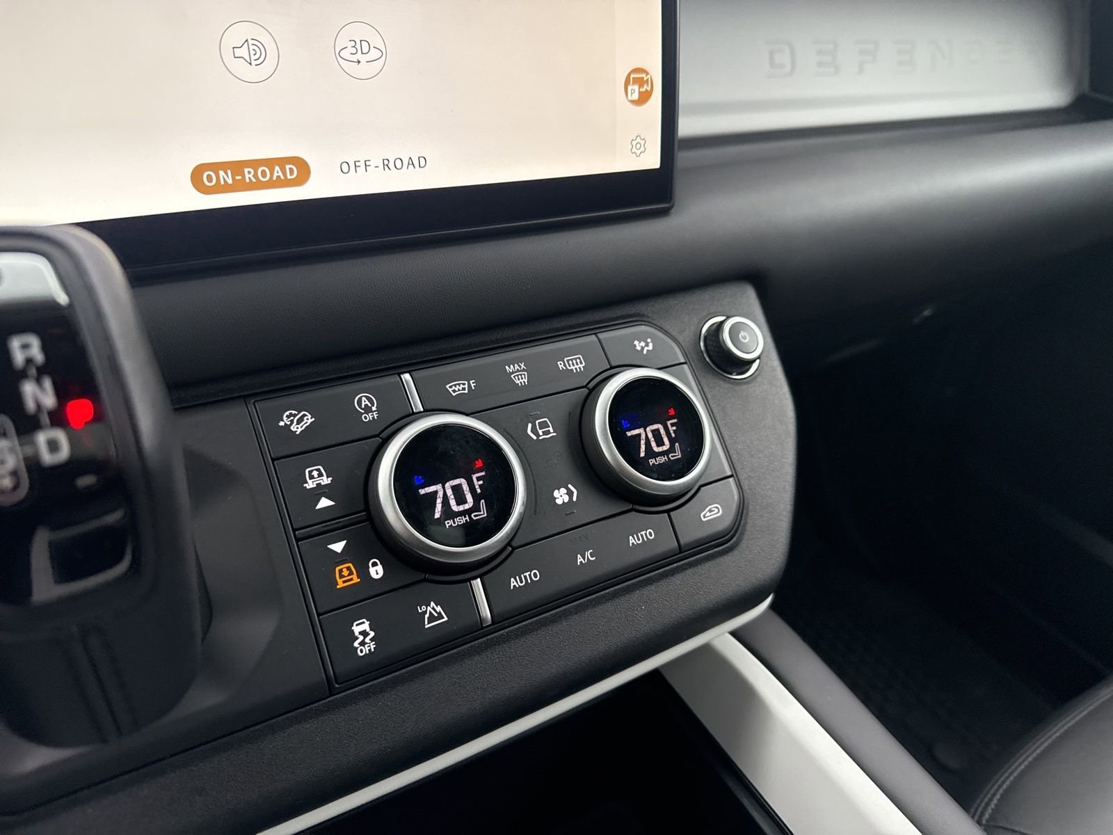 Thumbnail: 2025 Land Rover Defender - 29