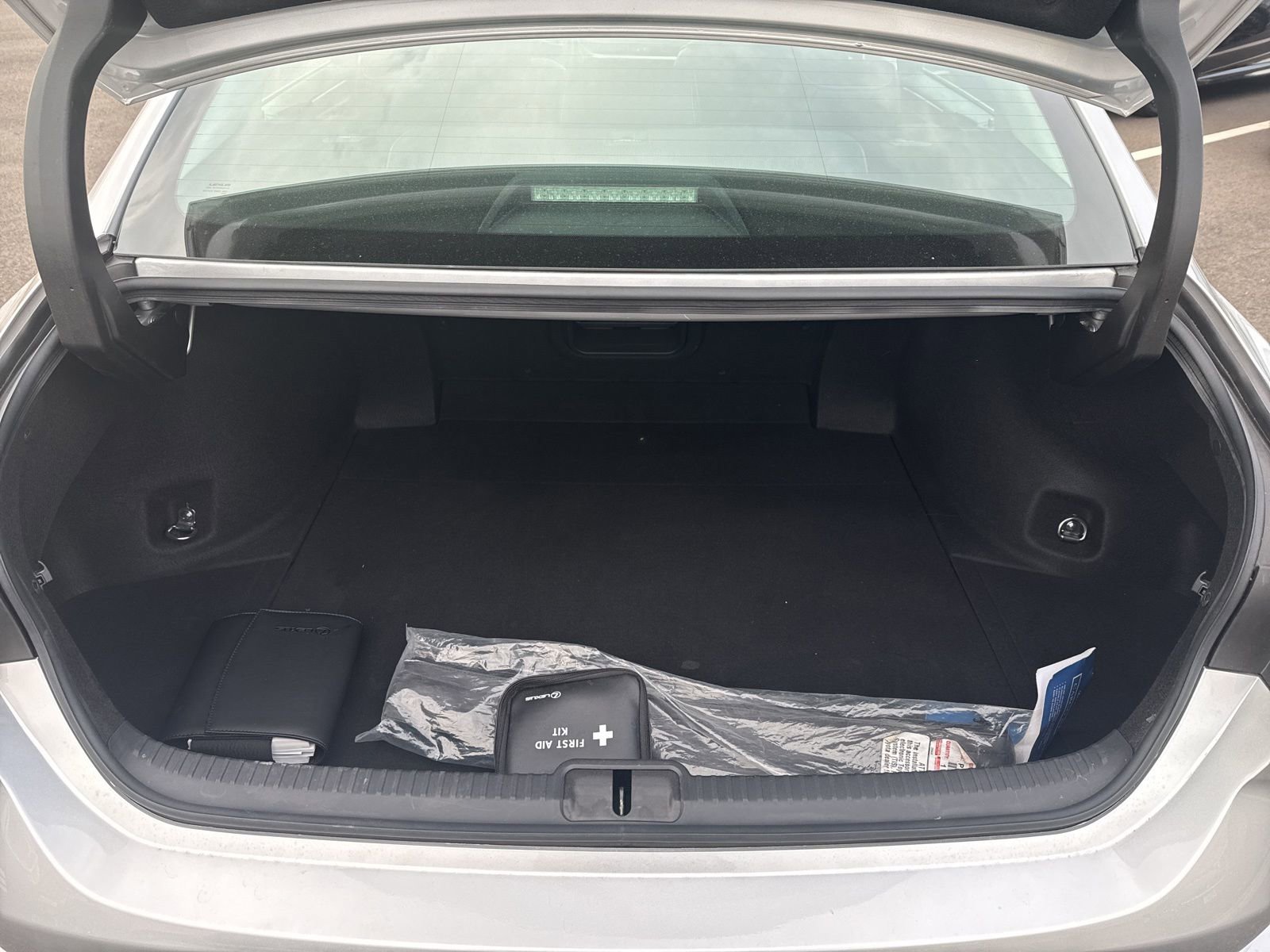 Thumbnail: 2020 Lexus ES - 16