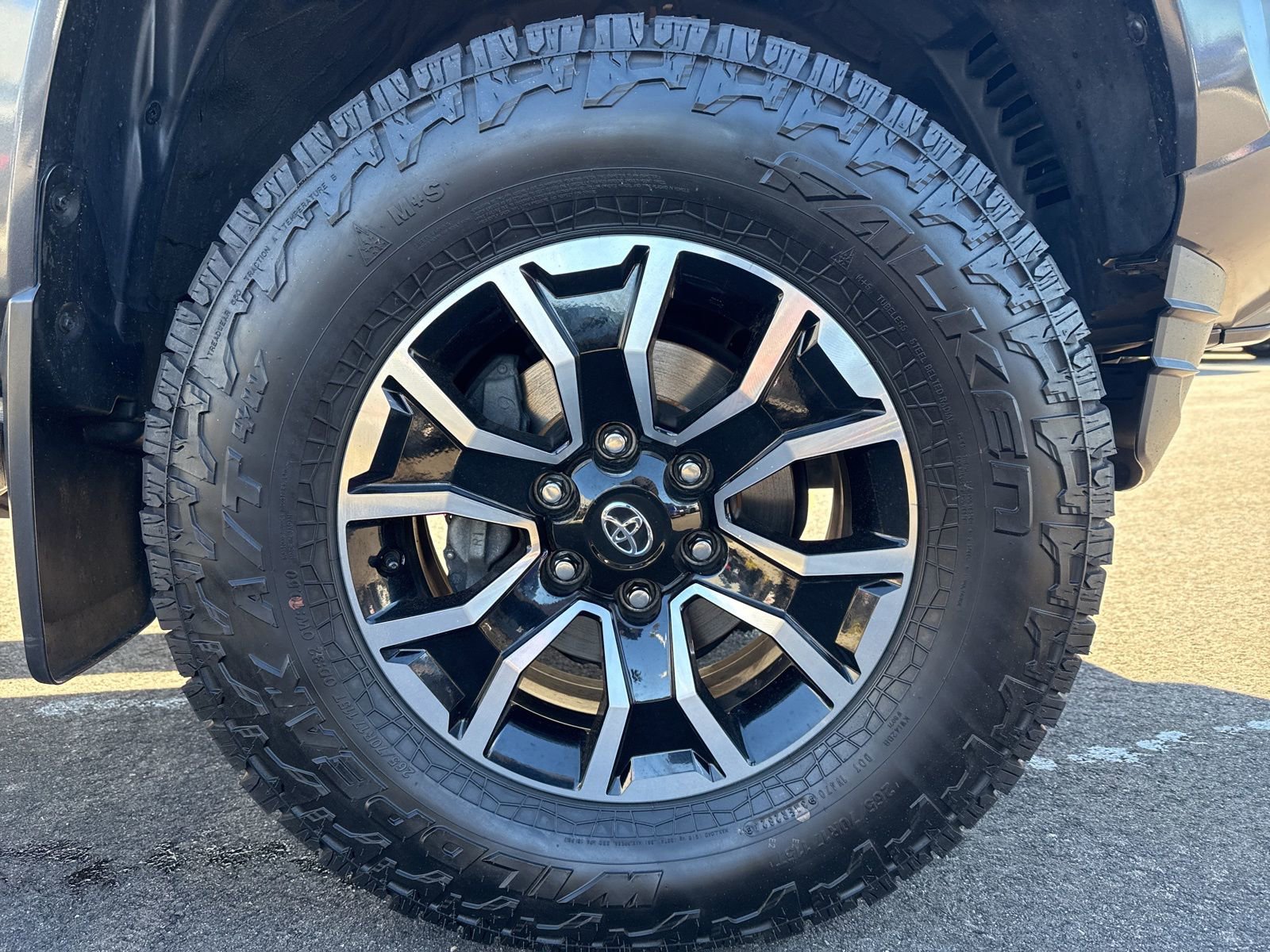 Thumbnail: 2022 Toyota Tacoma - 16