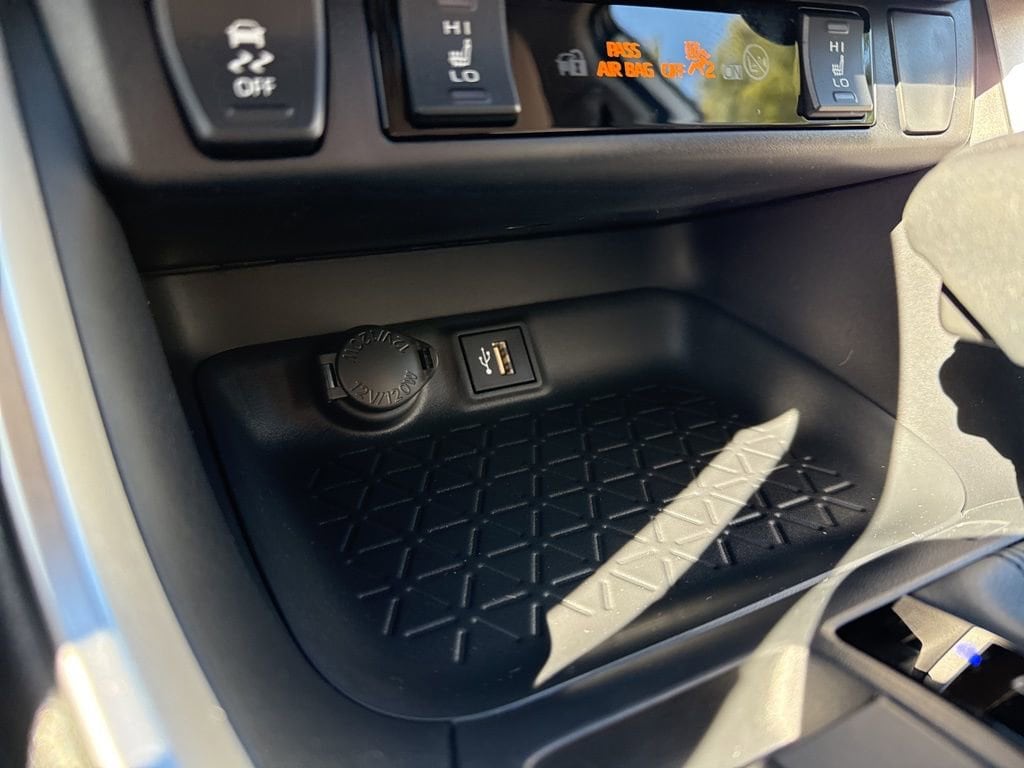 Thumbnail: 2025 Toyota RAV4 - 21