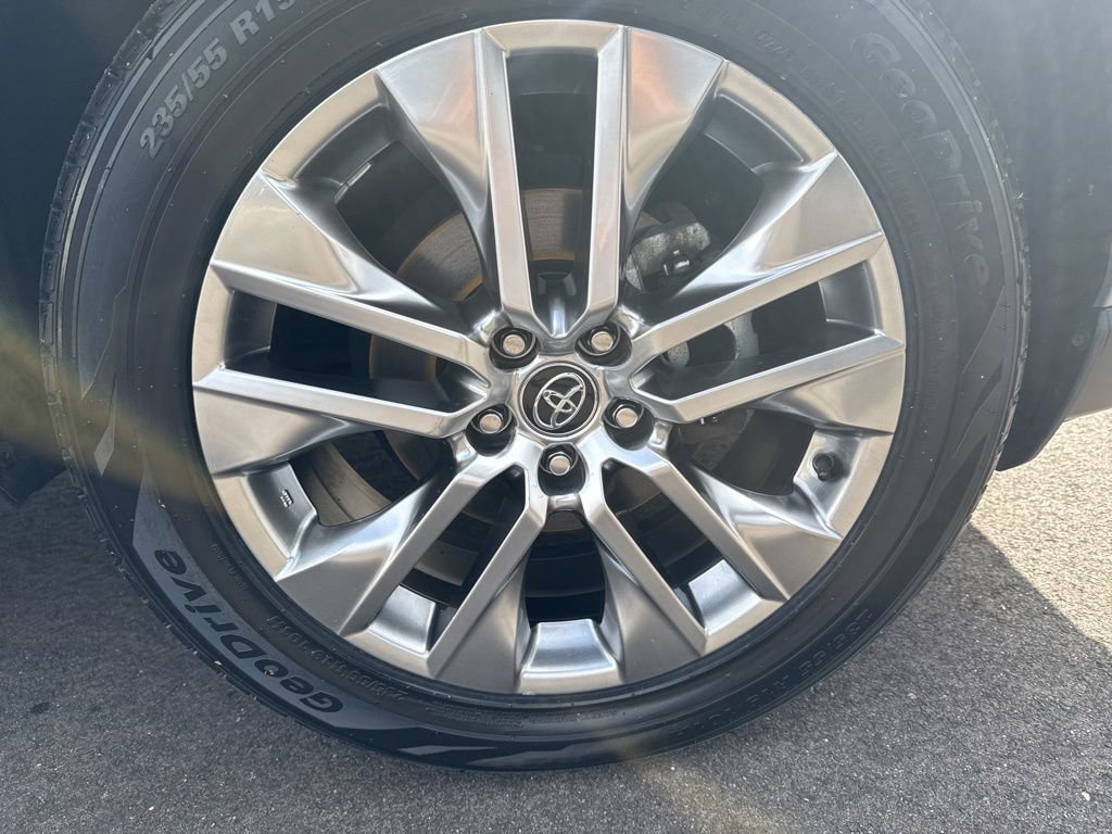 Thumbnail: 2020 Toyota RAV4 - 14