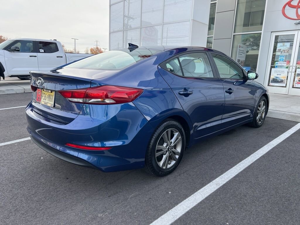 Used 2017 Hyundai Elantra SE Sedan