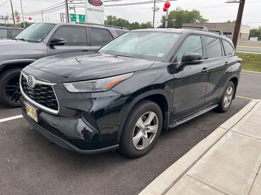 Thumbnail: 2022 Toyota Highlander - 1