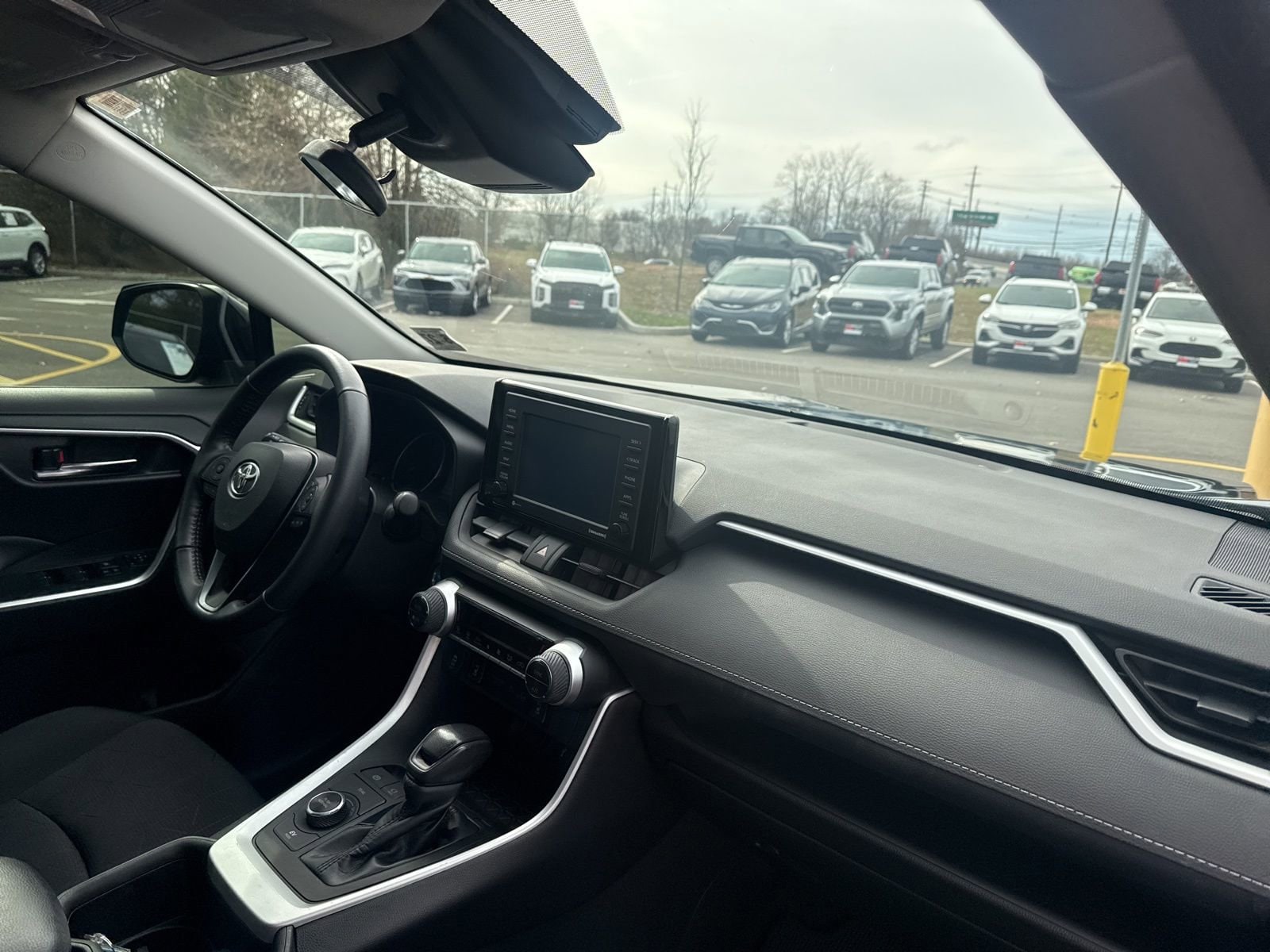 Thumbnail: 2022 Toyota RAV4 - 20